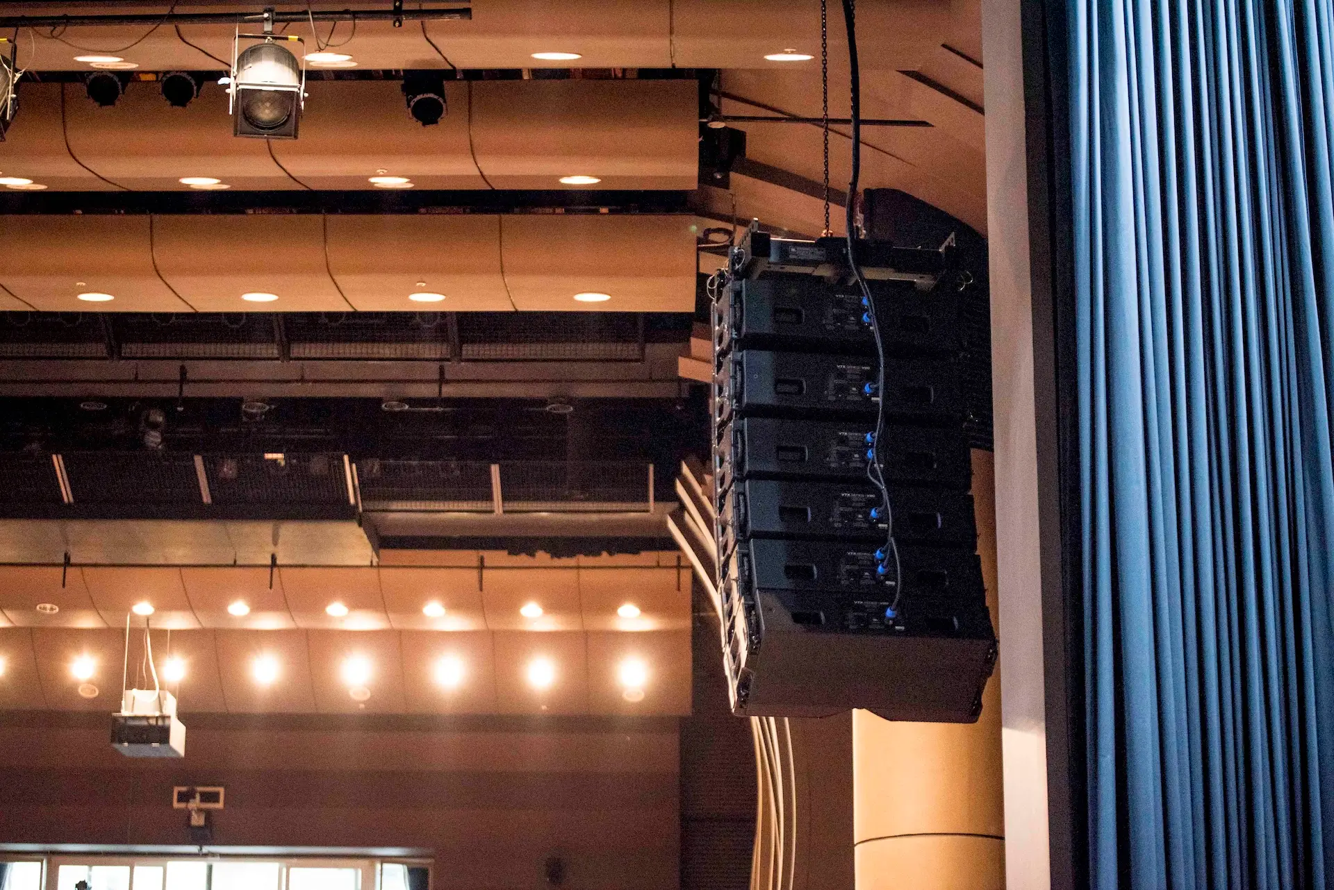 Theater line array speakers and stage lighting